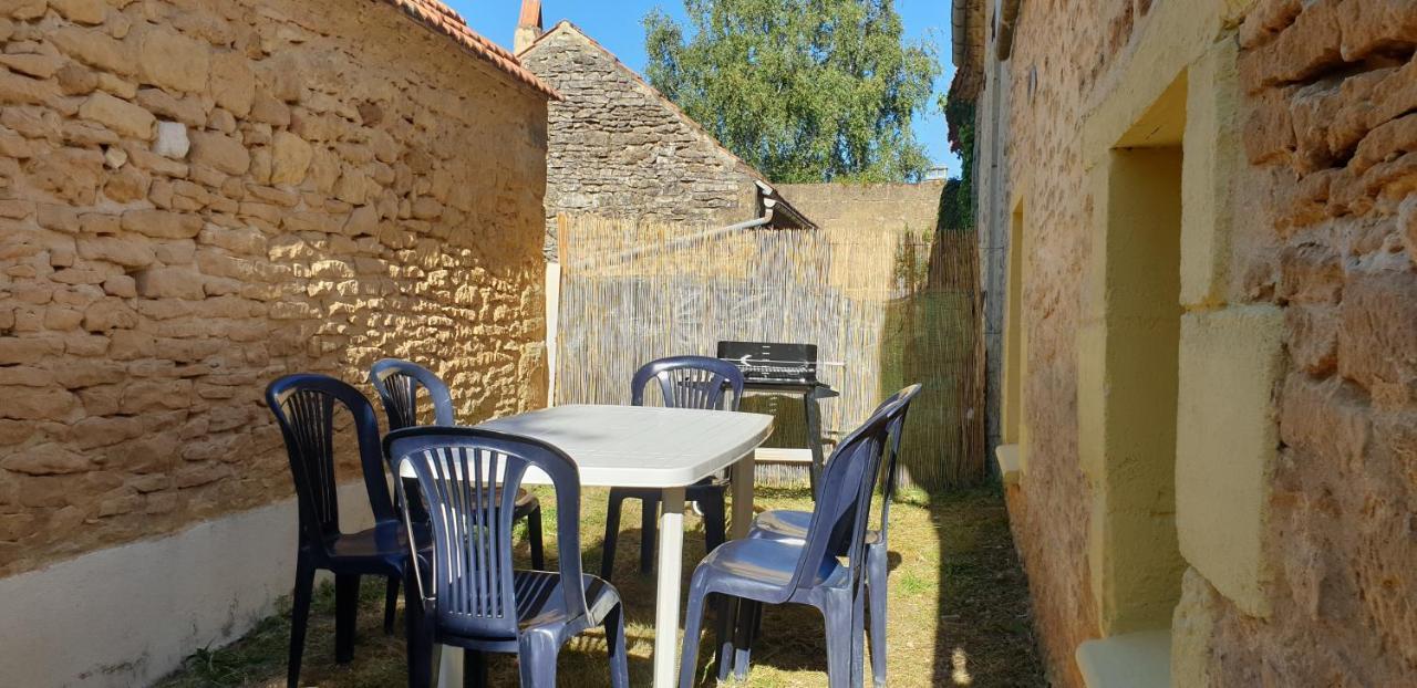 Petite maison en pierre au coeur du Périgord noir proche de Sarlat et Rocamadour Salignac Eyvigues Esterno foto