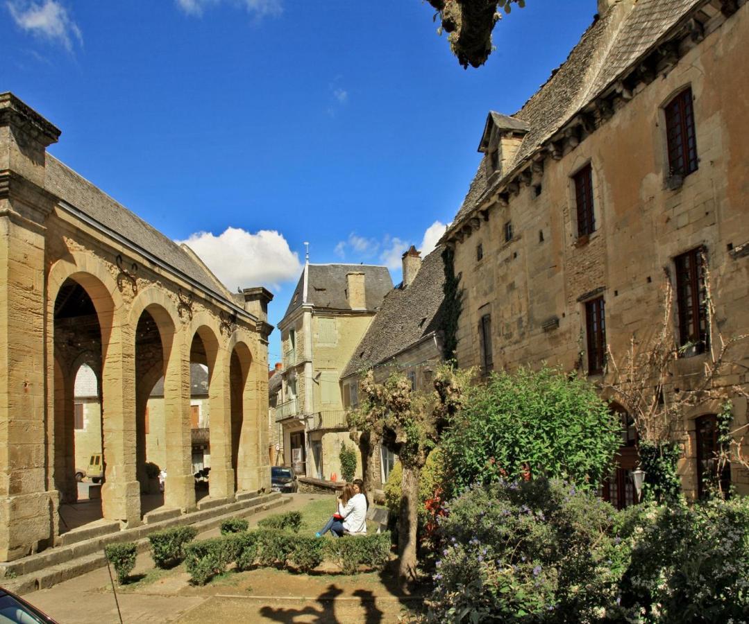 Petite maison en pierre au coeur du Périgord noir proche de Sarlat et Rocamadour Salignac Eyvigues Esterno foto