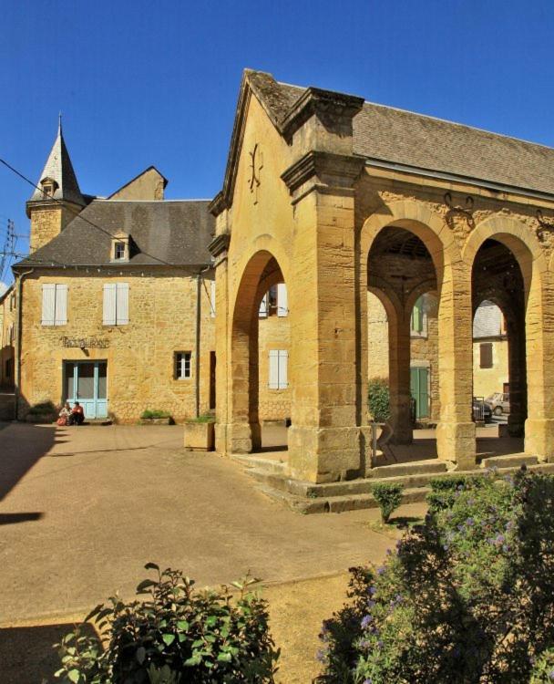 Petite maison en pierre au coeur du Périgord noir proche de Sarlat et Rocamadour Salignac Eyvigues Esterno foto